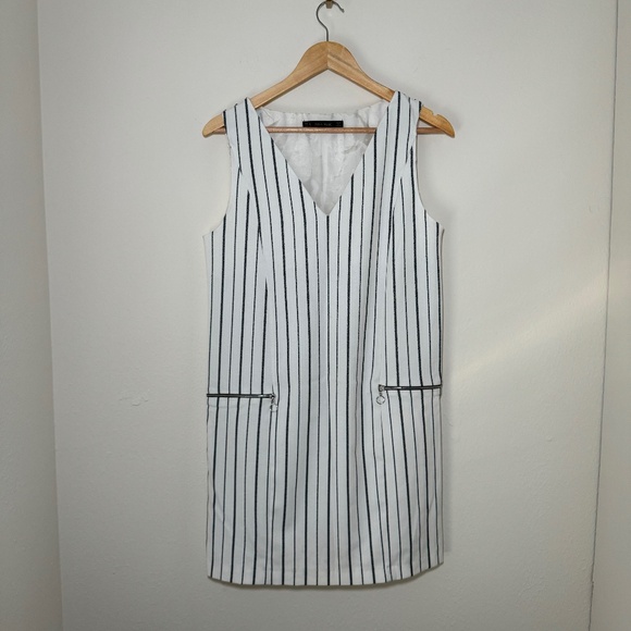 Zara Basic Dress Women's MD White Blue Striped Sleeveless Shift Classic Preppy - Picture 1 of 5
